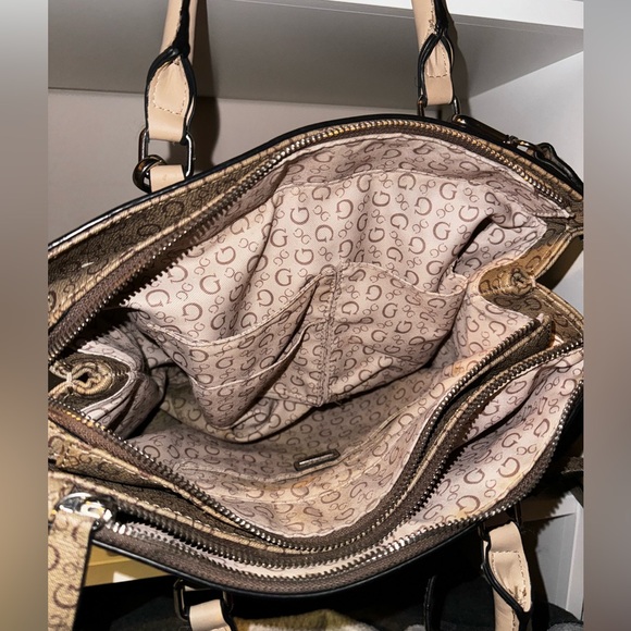 Guess Beige Signature Satchel W/ Strap - Picture 7 of 10